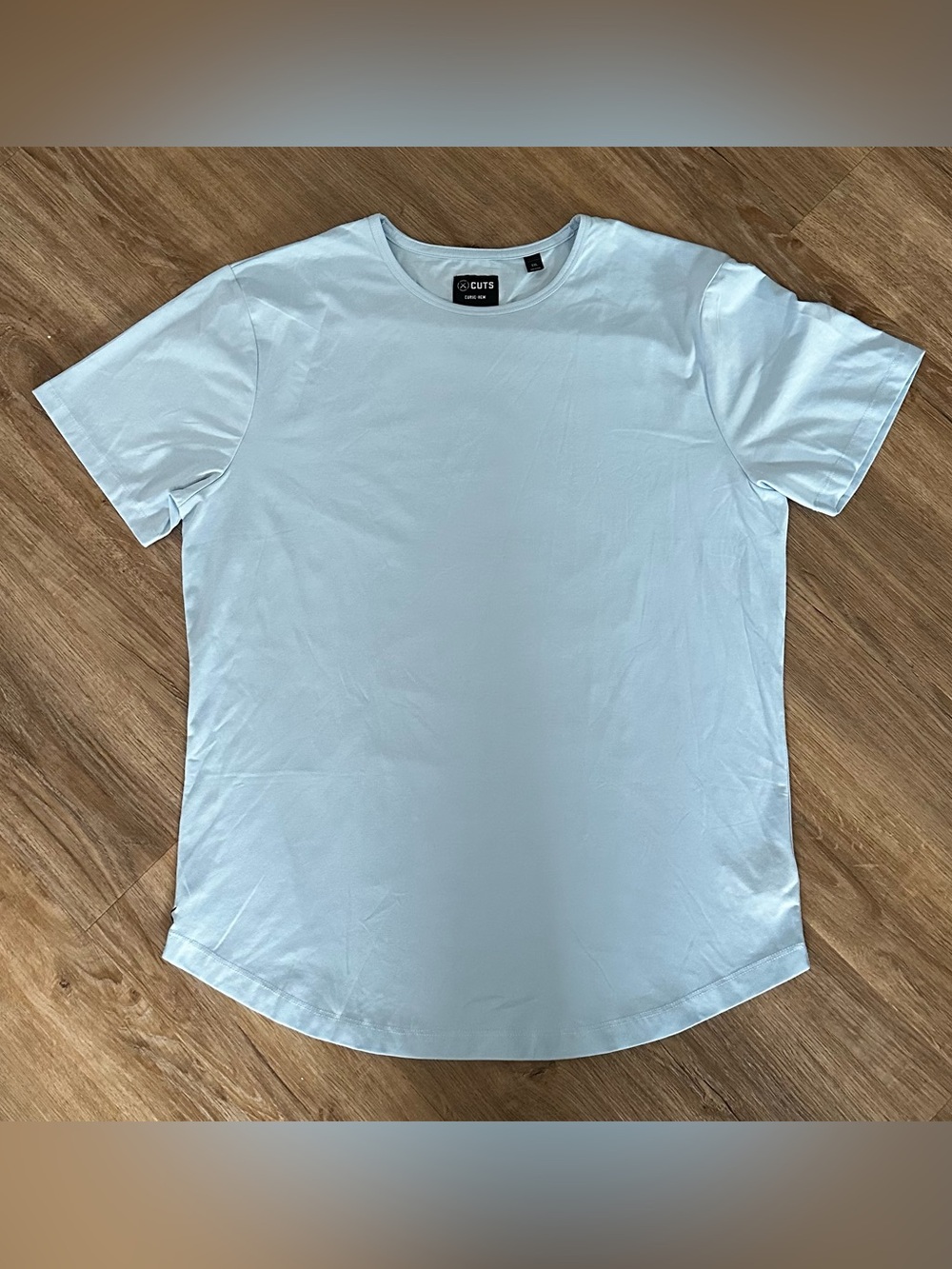 cuts AO curve-hem tee in sky | signature fit PYCA pro | size XXL